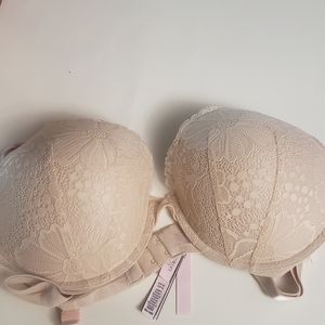 SOLD OUT!!!Victoria's Secret Push-Up Bra